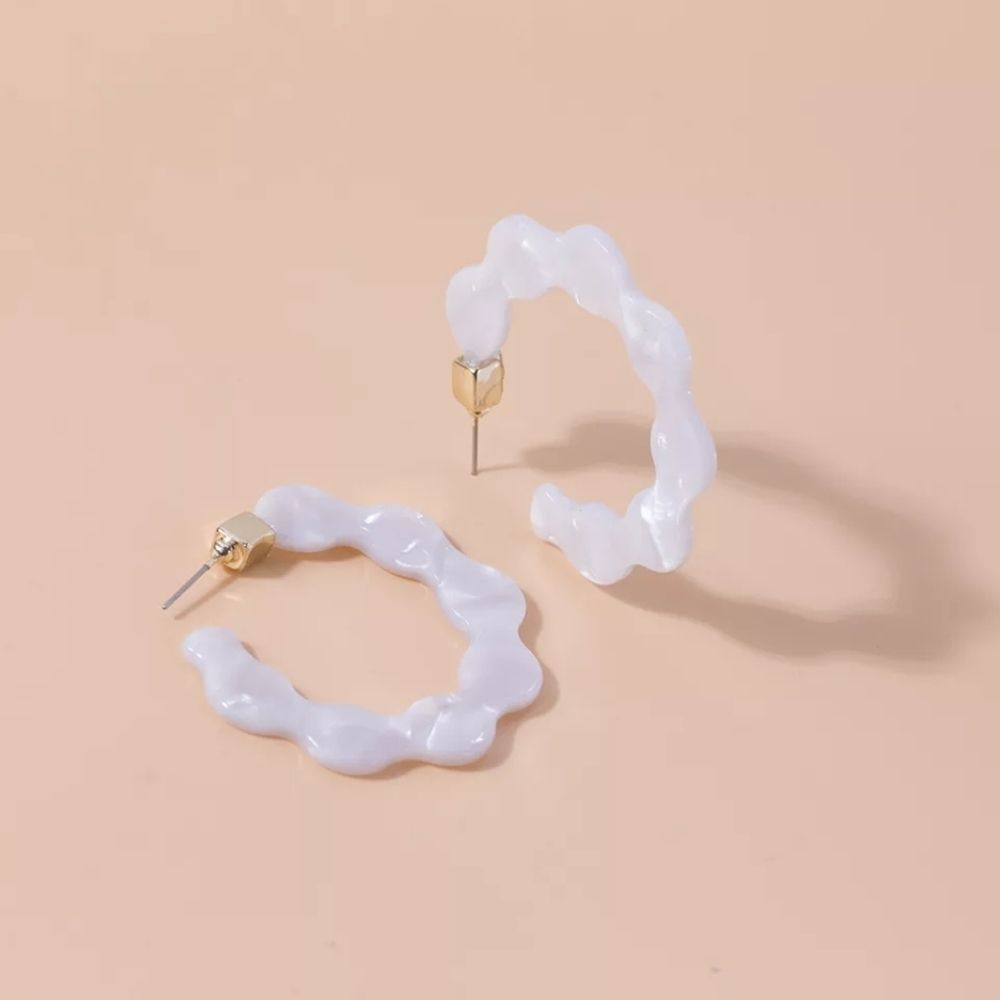 Pearlescent Wavy Resin Hoop Earrings by BaubleBar - Picture 4 of 7